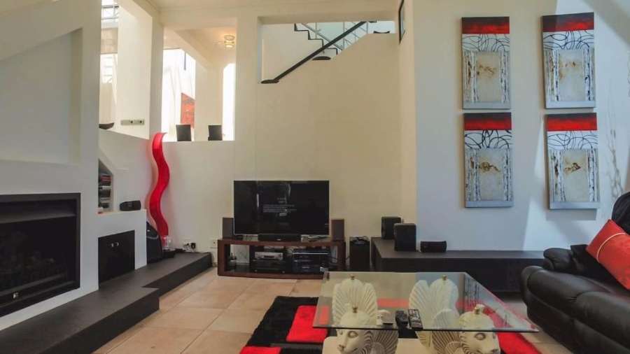 To Let 4 Bedroom Property for Rent in Plattekloof Western Cape